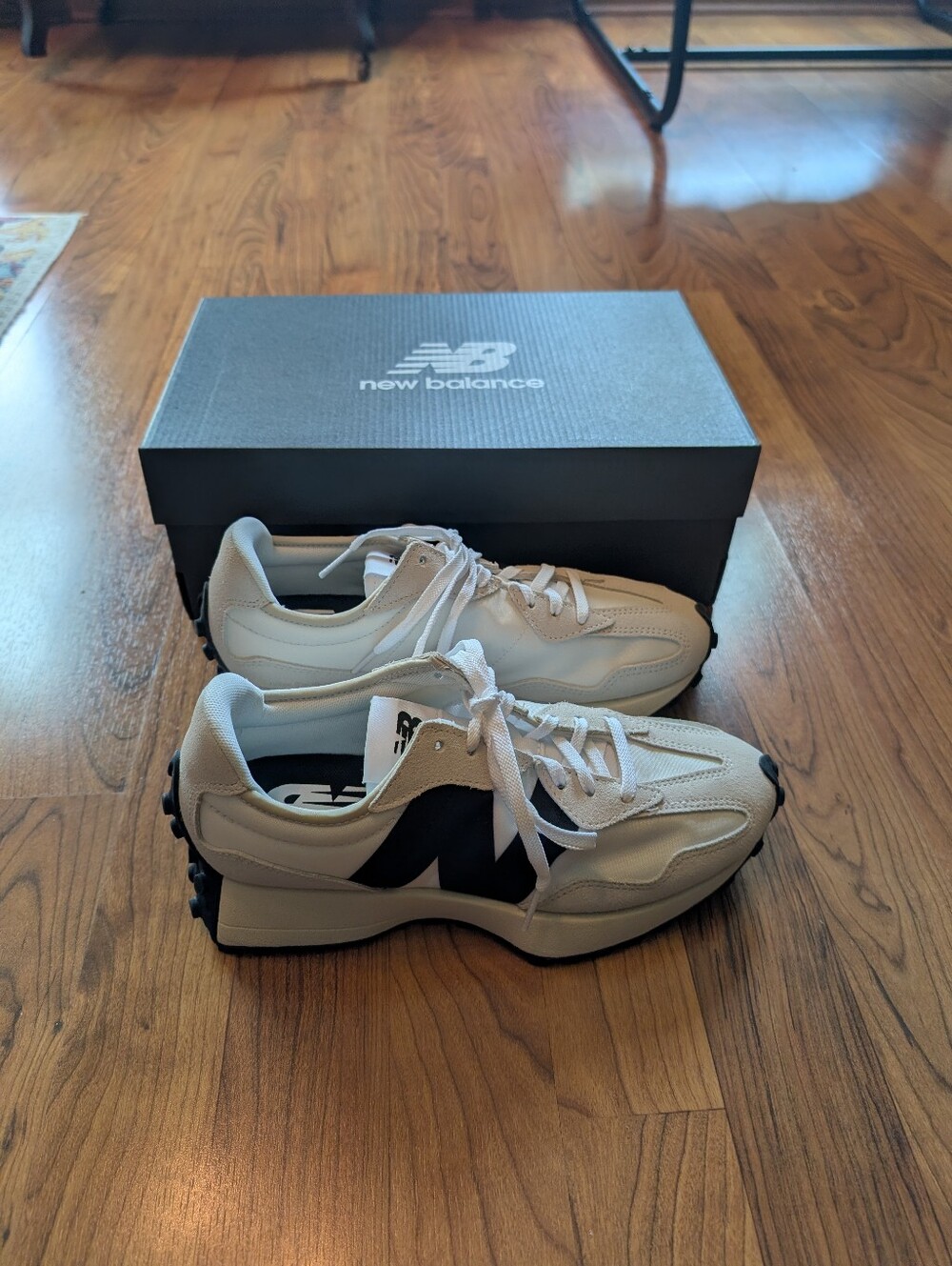 New Balance Women's 327 White and Black Retro-Inspired Sneakers, Size 7.5